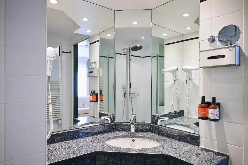 DOUBLE SUPERIOR Room, iStay by NH Berlin City Ost Hotel, Berlin