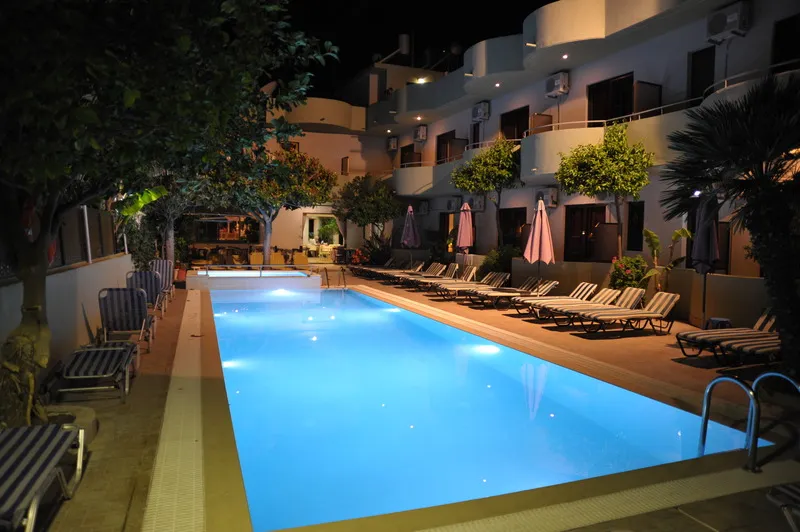 Pool, Anseli, Rhodes