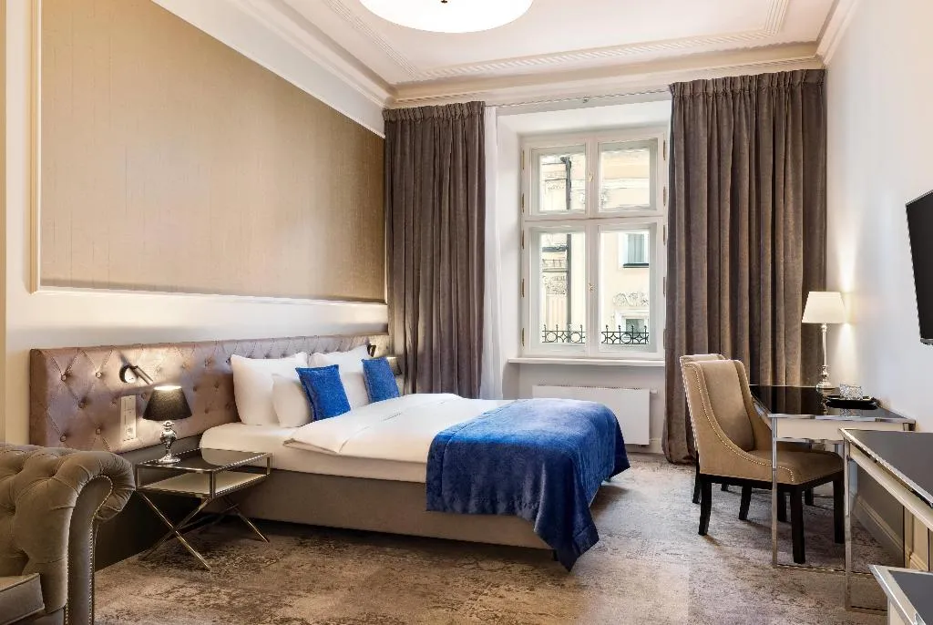 JUNIOR SUITE STANDARD Room, Wyndham Grand Krakow Old Town, Krakow