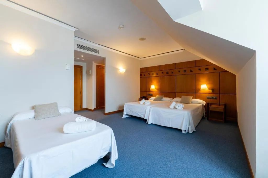 TRIPLE STANDARD Room, Silken Antequera Hills, Andalucia