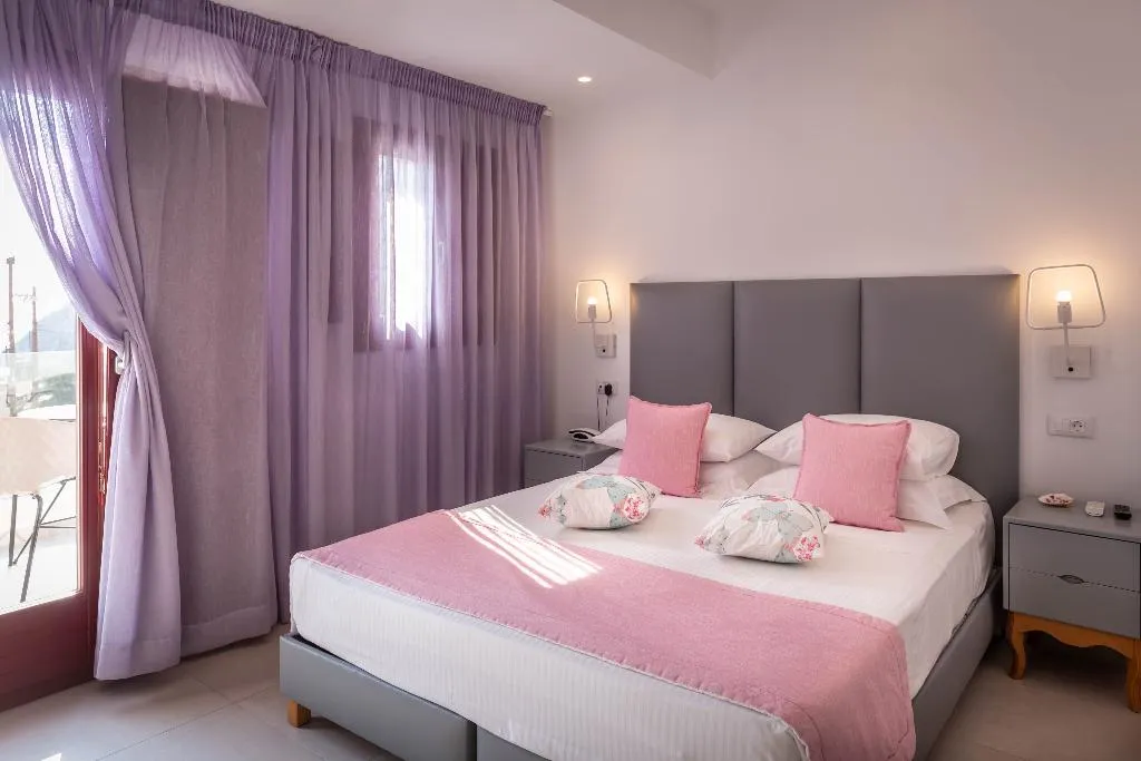 Double or Twin SUPERIOR Room, Mar n Mar Crown Hotel-Suites, Santorini
