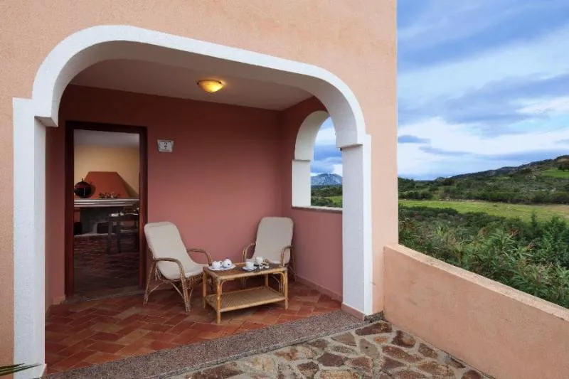 APARTMENT CAPACITY 4 TWO BEDROOMS Room, Appartamenti Villa Sa Prama - I Graniti - Il Mirto, Olbia