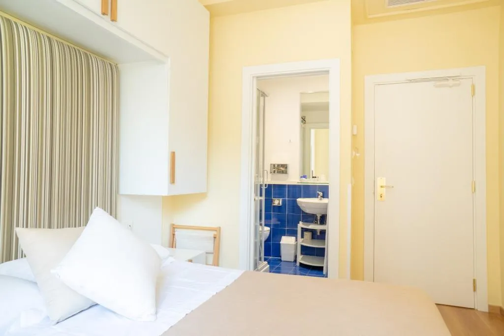 Double or Twin ECONOMY Room, Hotel Regina Sorrento, Naples