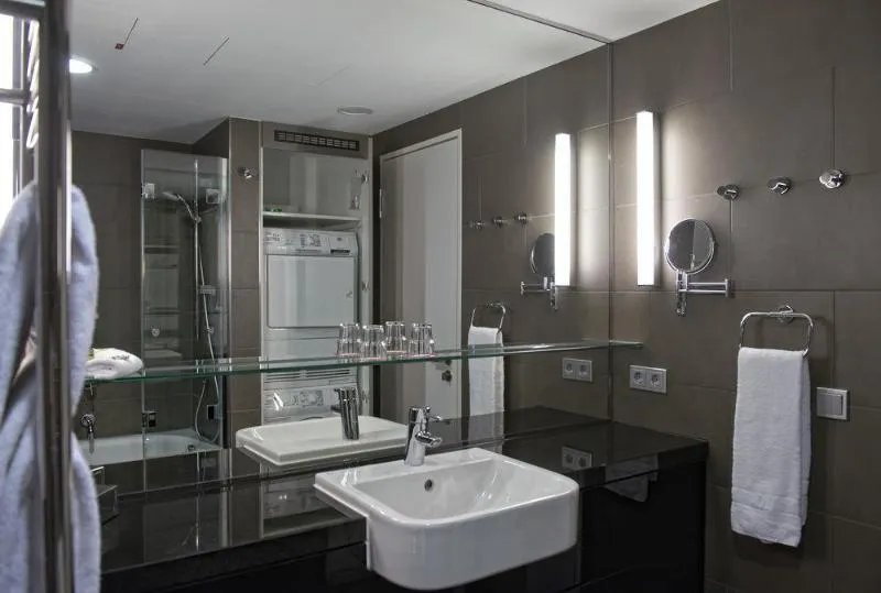 Room, Adina Apartment Hotel Berlin Hackescher Markt, Berlin