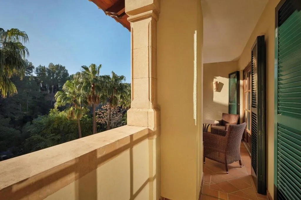 JUNIOR SUITE STANDARD Room, Sheraton Mallorca Arabella Golf Hotel, Majorca