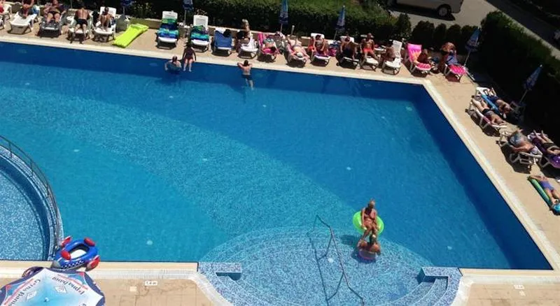 Pool, Amaris, Bourgas