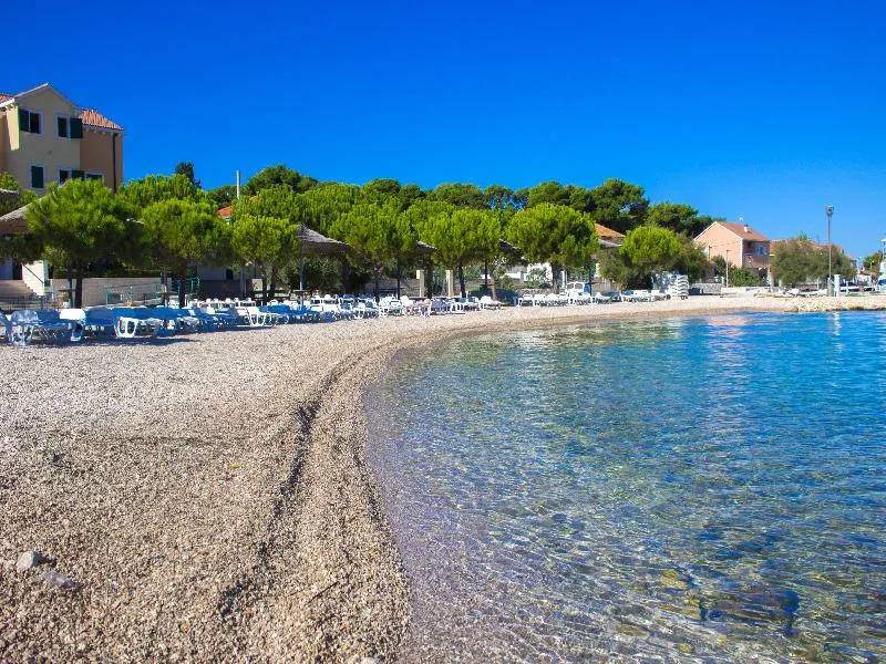 Beach, Spongiola, Split