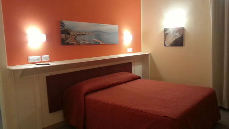 Room, International Capodichino, Naples