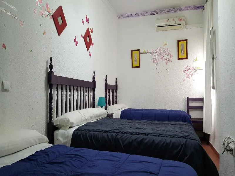 TRIPLE STANDARD Room, Pension Giraldilla, Seville