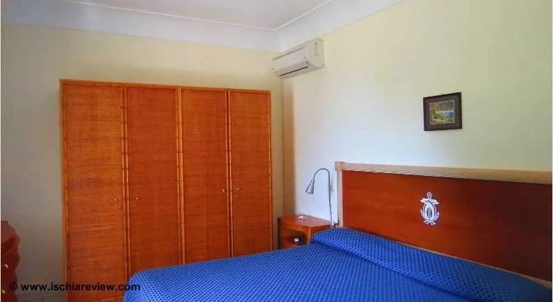 Room, Oasi Castiglione, Naples