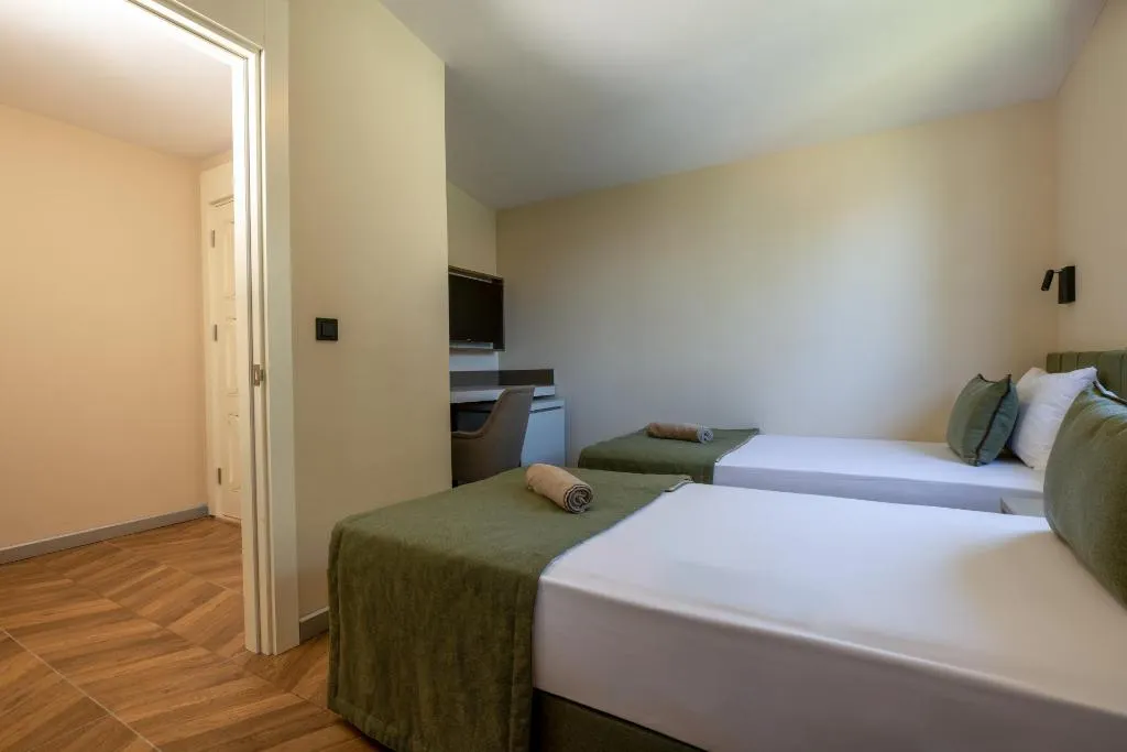 Room, Crystal Flora Pearl Collection, Antalya