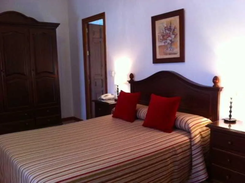 Double or Twin CLASSIC WITH BALCONY Room, El Molino, Seville