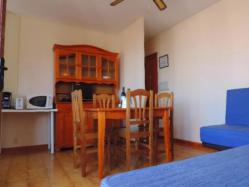 APARTMENT CAPACITY 5 TWO BEDROOMS Room, Apartamentos Vistalmar, Majorca
