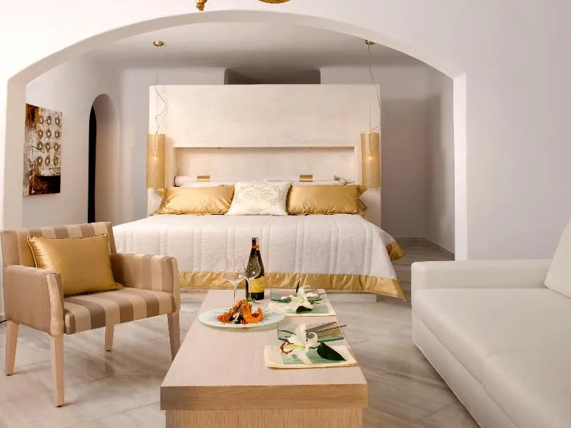 SUITE DELUXE Room, Gold Suites, Santorini