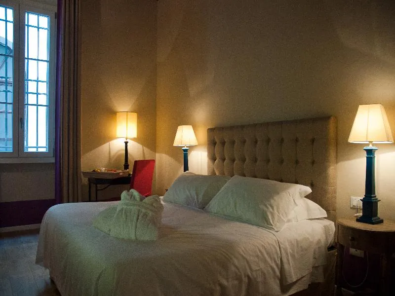 General view, Black 5 Florence Suite, Florence
