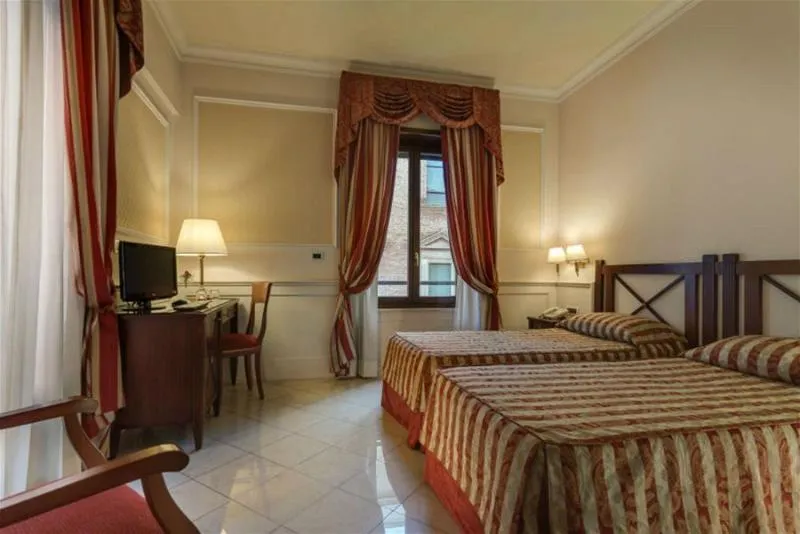 DOUBLE DELUXE Room, Palazzo Cardinal Cesi, Rome