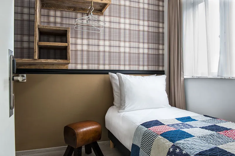 SINGLE STANDARD Room, Max Brown Htl Canal District, part of Sircle Colle, Amsterdam