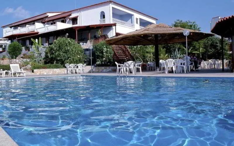 Pool, Navarone, Kalamata