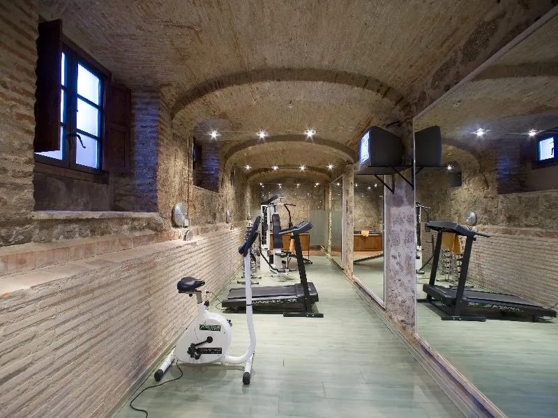 Sports and Entertainment, Parador de Plasencia, Madrid