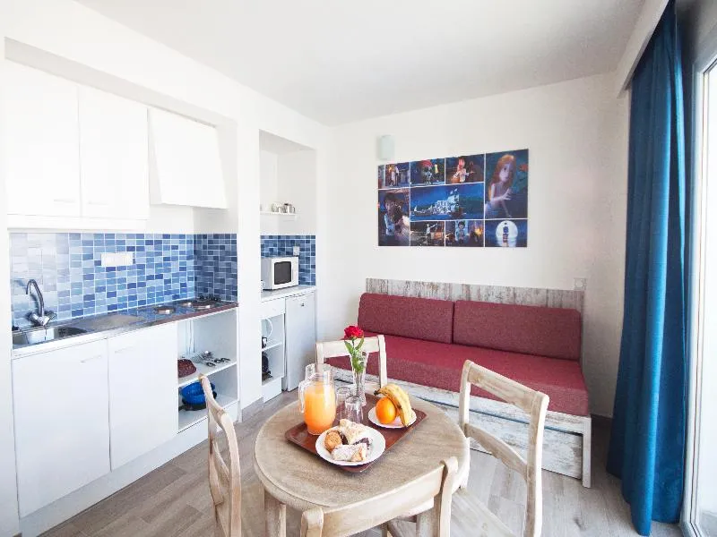 APARTMENT CAPACITY 4 ONE BEDROOM Room, Pirates Village, Majorca