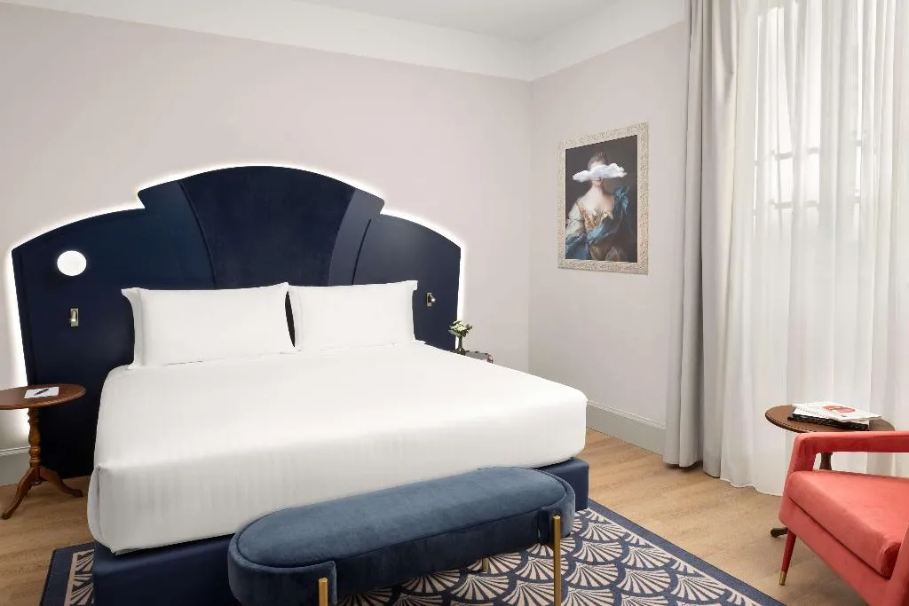 Room, Anglo American Hotel Florence, Curio Collection, Florence