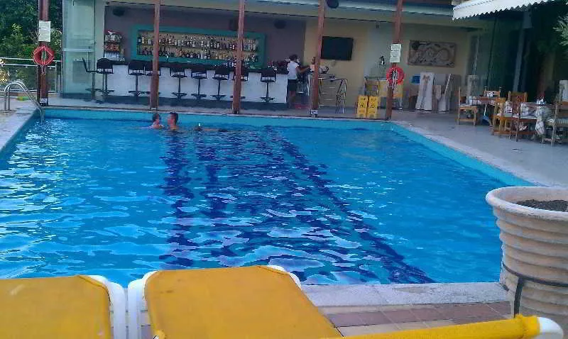 Pool, John & George, Athens
