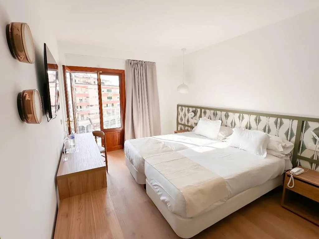 DOUBLE SUPERIOR POOL VIEW Room, Eix Alcudia Hotel +18, Majorca