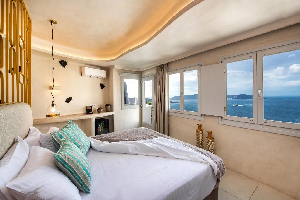 SUITE SEA VIEW HONEYMOON Room, Athina Luxury Suites, Santorini