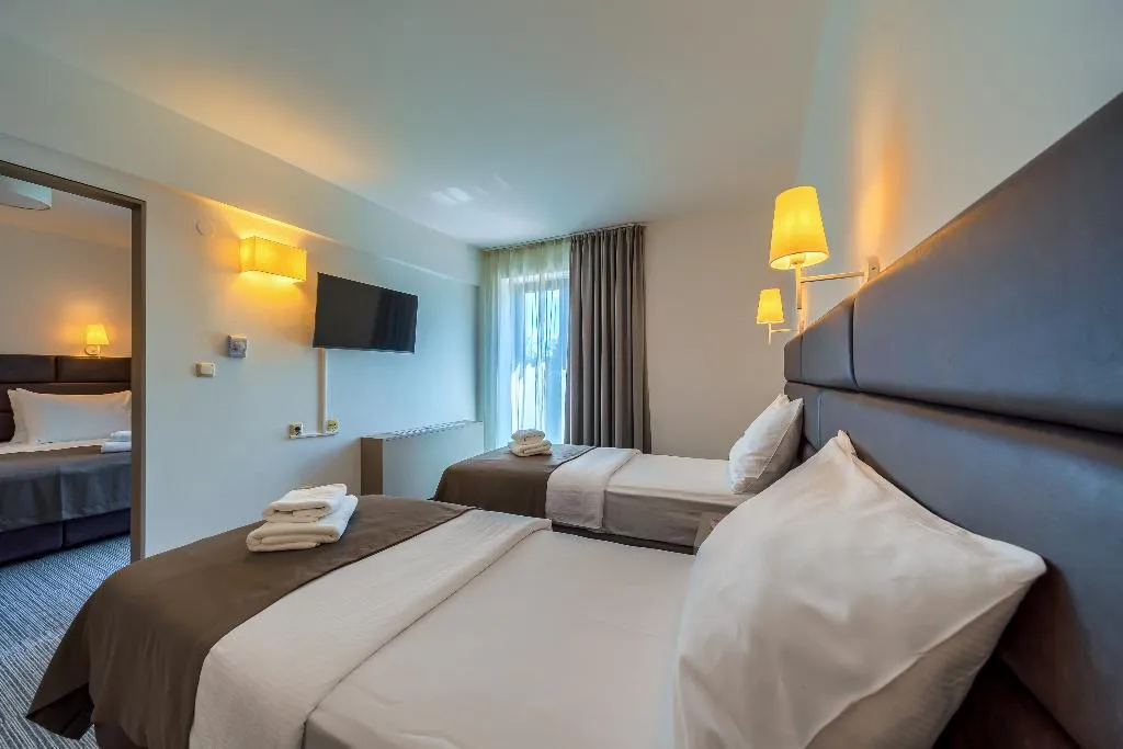 FAMILY ROOM WITH BALCONY Room, Alkar, Split