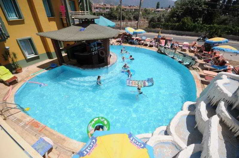 Pool, Rayon Apart, Dalaman