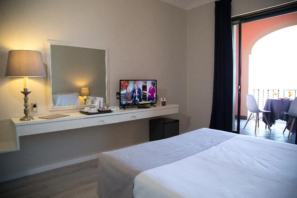 DOUBLE SINGLE USE LAKE VIEW Room, Hotel Villa Carlotta, Milan