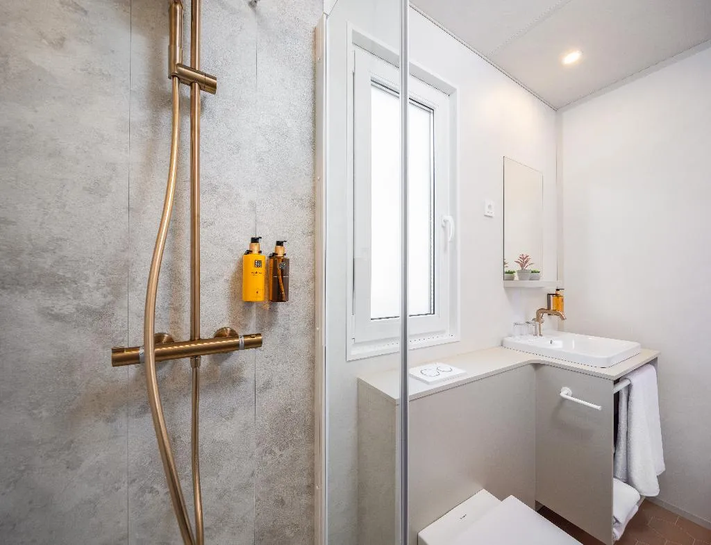 MOBILE HOME TWO BEDROOMS TWO BATHROOMS Room, Pinadria Camping Resort, Split