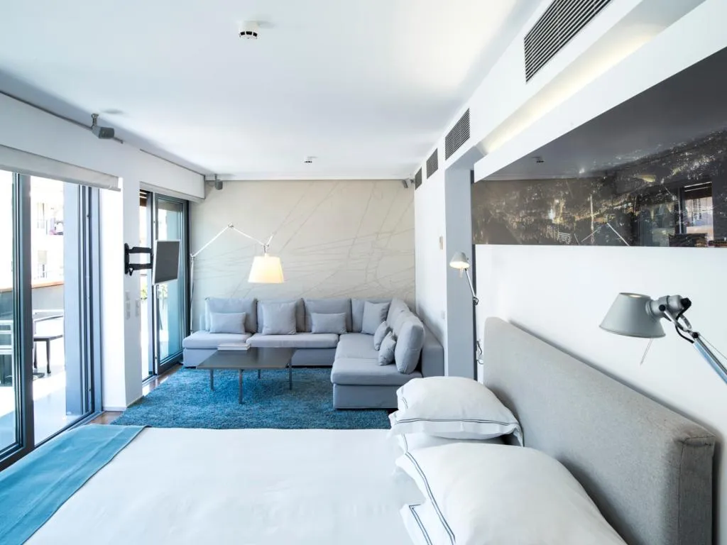 SUITE STANDARD Room, Periscope, Athens
