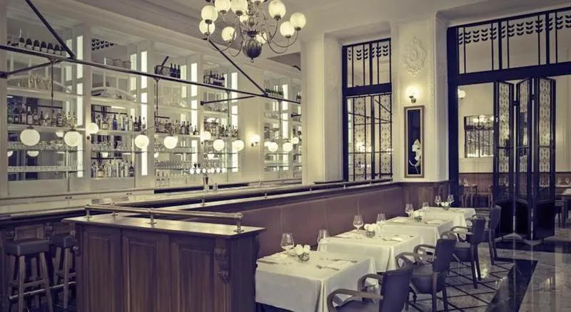 Bar, The Ritz Carlton, Difc Executive Residences, Dubai