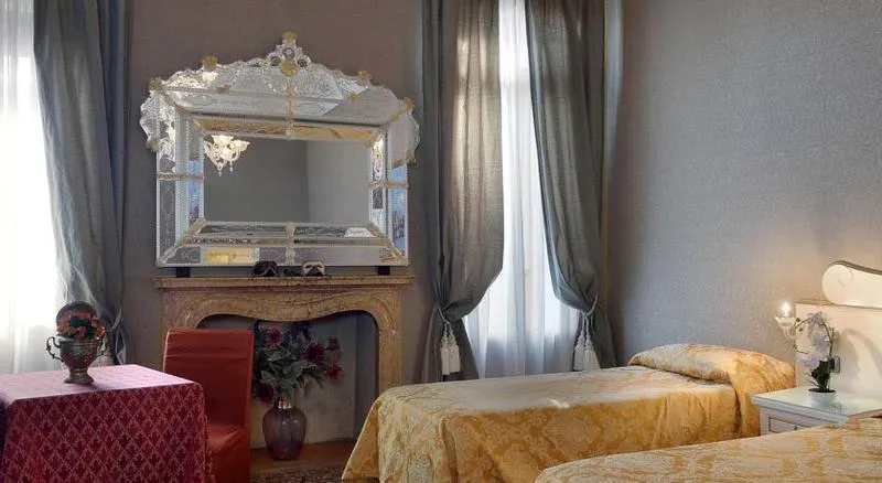TRIPLE CLASSIC Room, Corte dei Greci, Venice