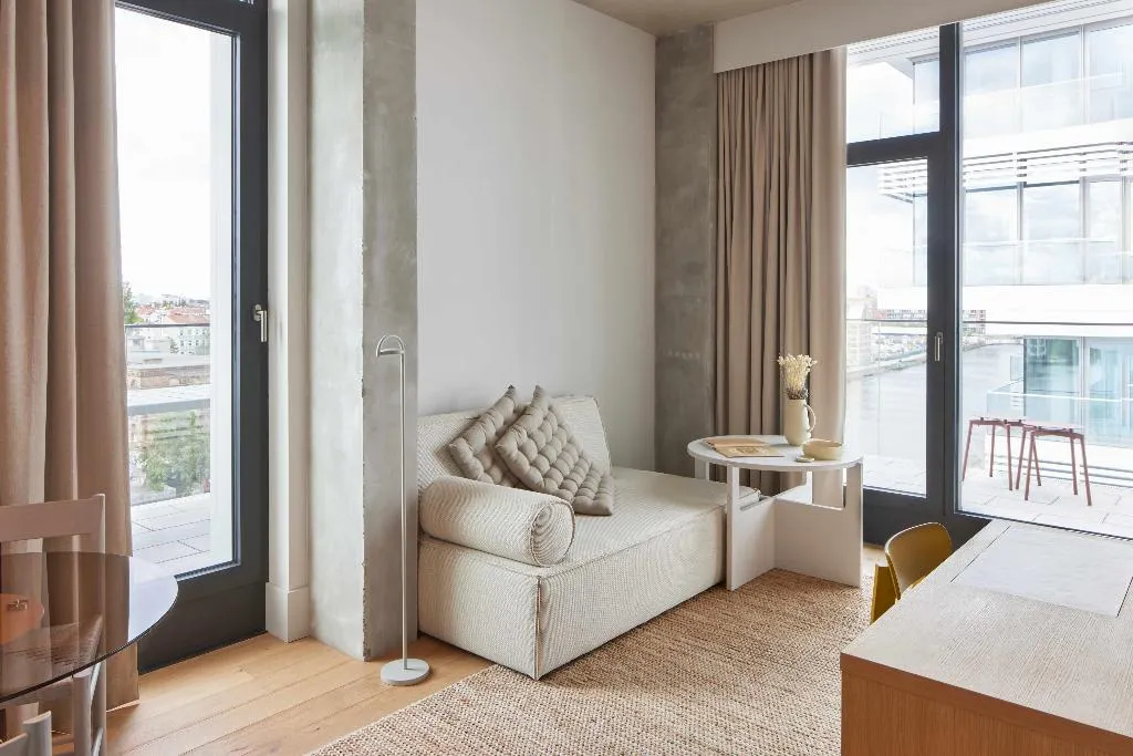 SUITE ONE BED Room, Locke at East Side Gallery, Friedrichshain, Berlin