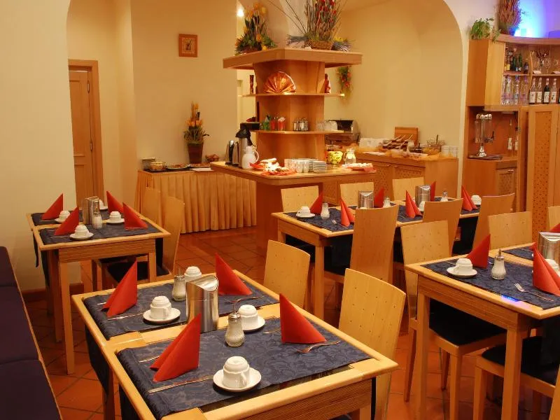 Restaurant, EA Hotel Tosca, Prague