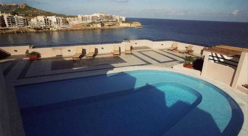 Pool, Calypso, Gozo