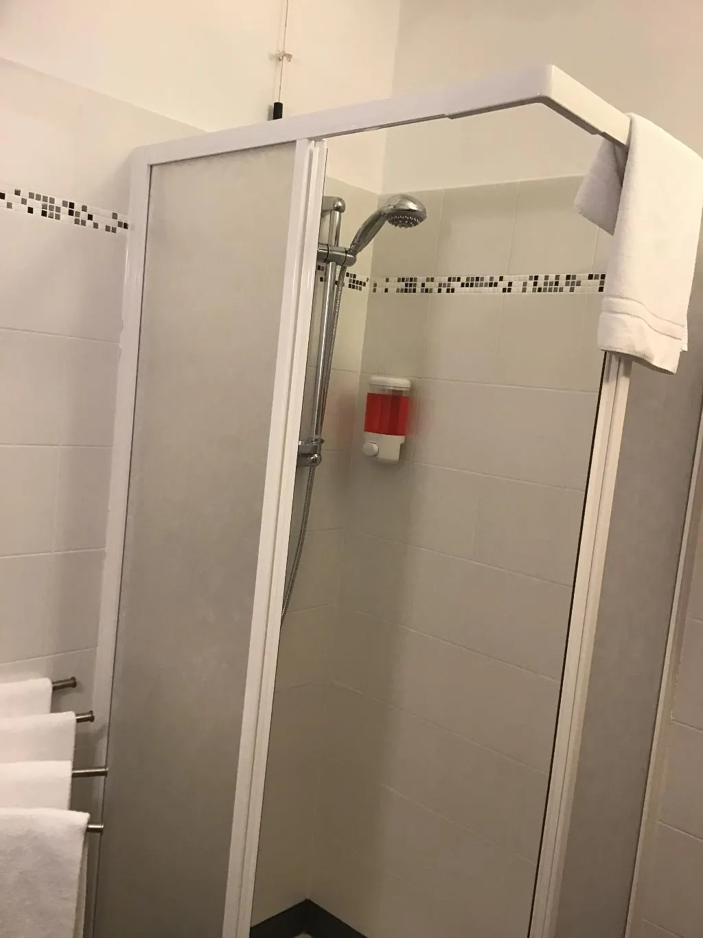 STUDIO CAPACITY 4 Room, Gemini City Centre Studios, Florence