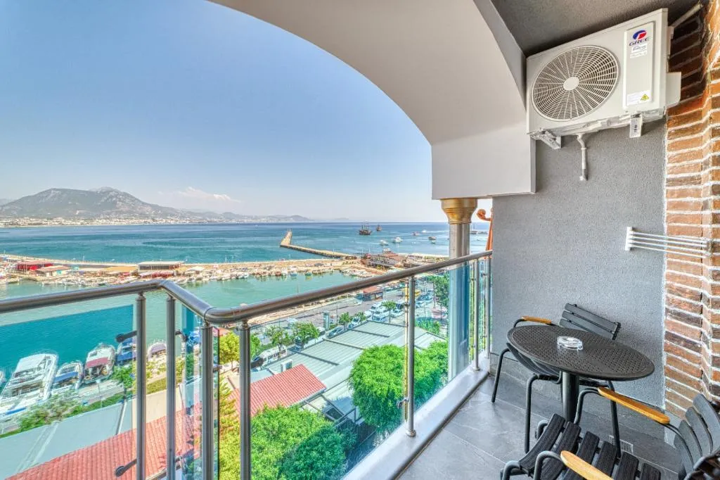 JUNIOR SUITE KING BED WITH JACUZZI Room, Numa Port Hotel, Antalya