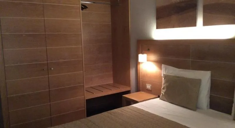 Room, Meridiana Country, Florence