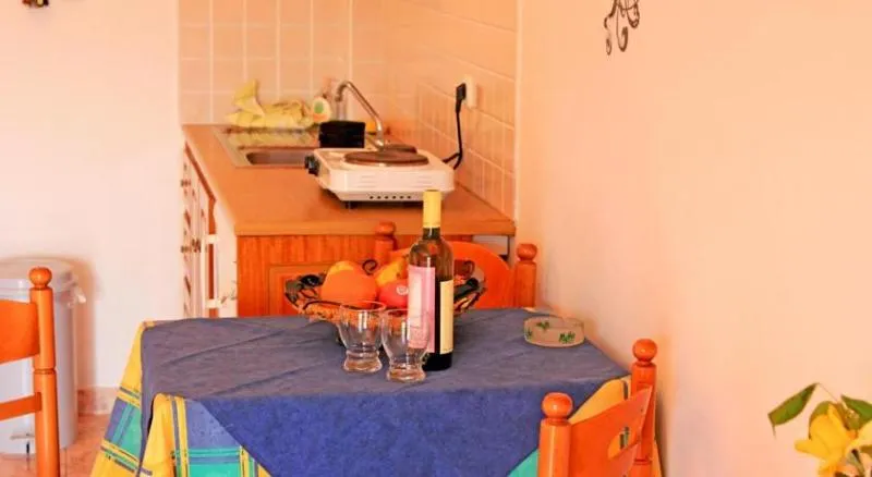 STUDIO STANDARD Room, Lygies Studios, Kefallinia