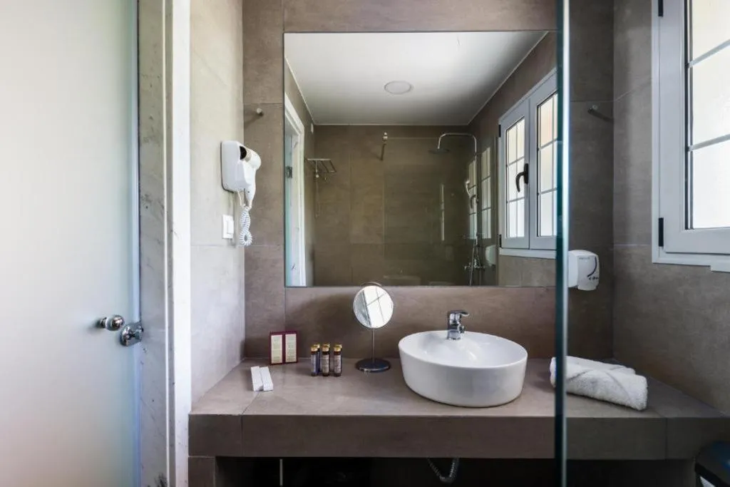 DOUBLE PREMIUM GARDEN VIEW Room, Akron Seascape Resort, Corfu