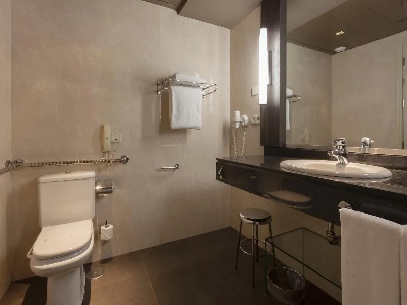 Double or Twin PREMIUM Room, Marriott Hotel Madrid Auditorium, Madrid