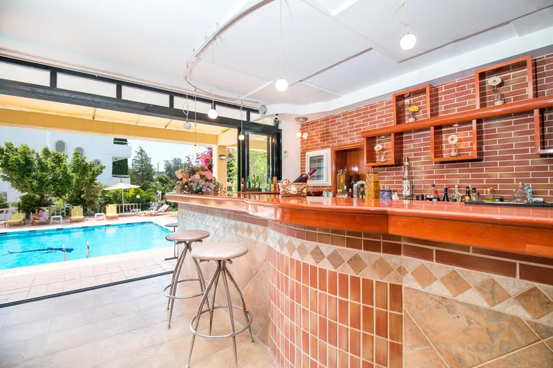Bar, Mikes House Hotel, Rhodes
