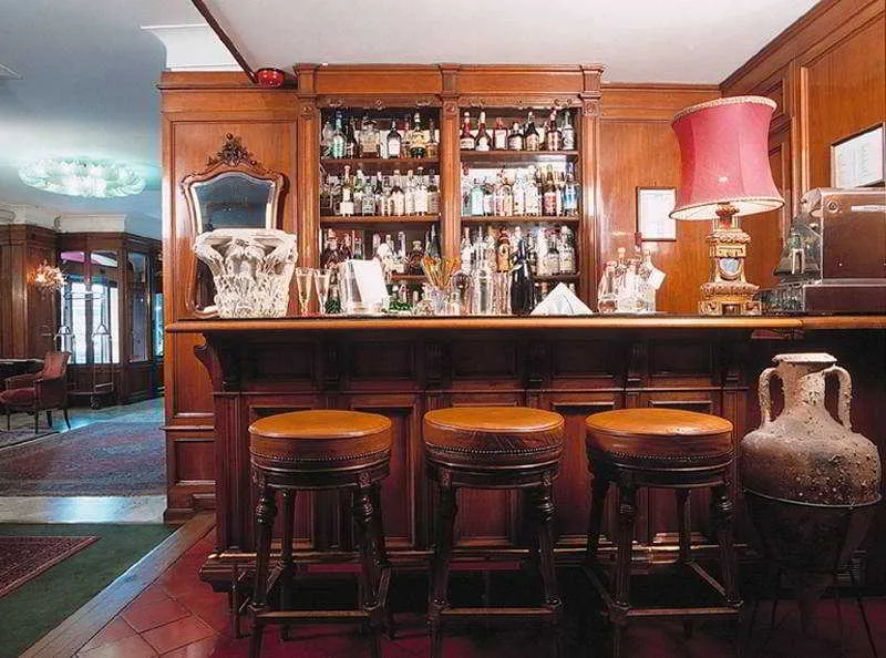 Bar, Forum, Rome