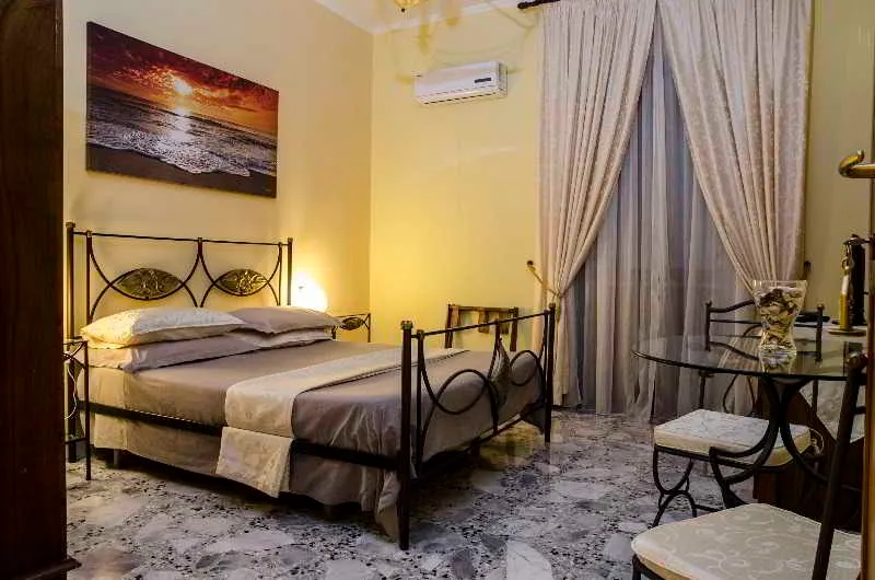 Room, Sant Eligio Hotel, Naples