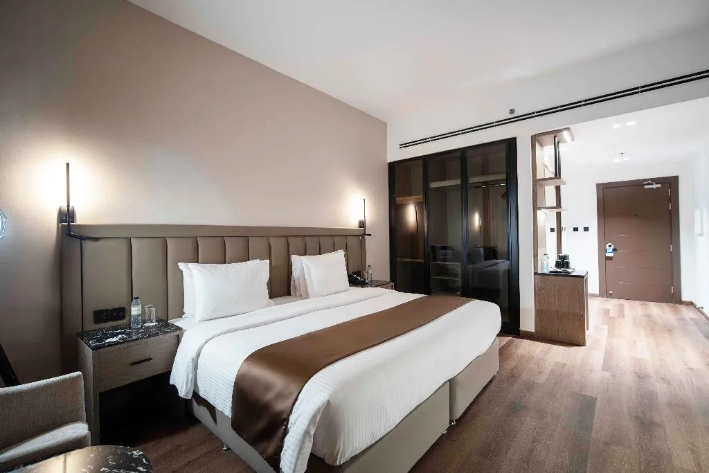 DOUBLE PREMIUM Room, Copthorne Hotel Sharjah, Dubai