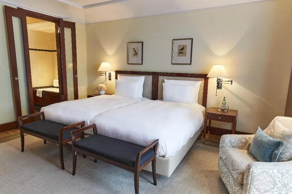 SUITE WITH VIEWS Room, Adlon Kempinski Berlin, Berlin