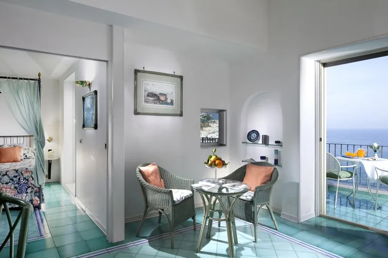 Room, Miramalfi, Naples